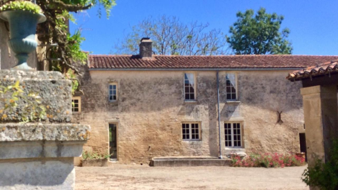 Logis De La Touche Bed & Breakfast Saint-Hilaire-des-Loges Exterior photo